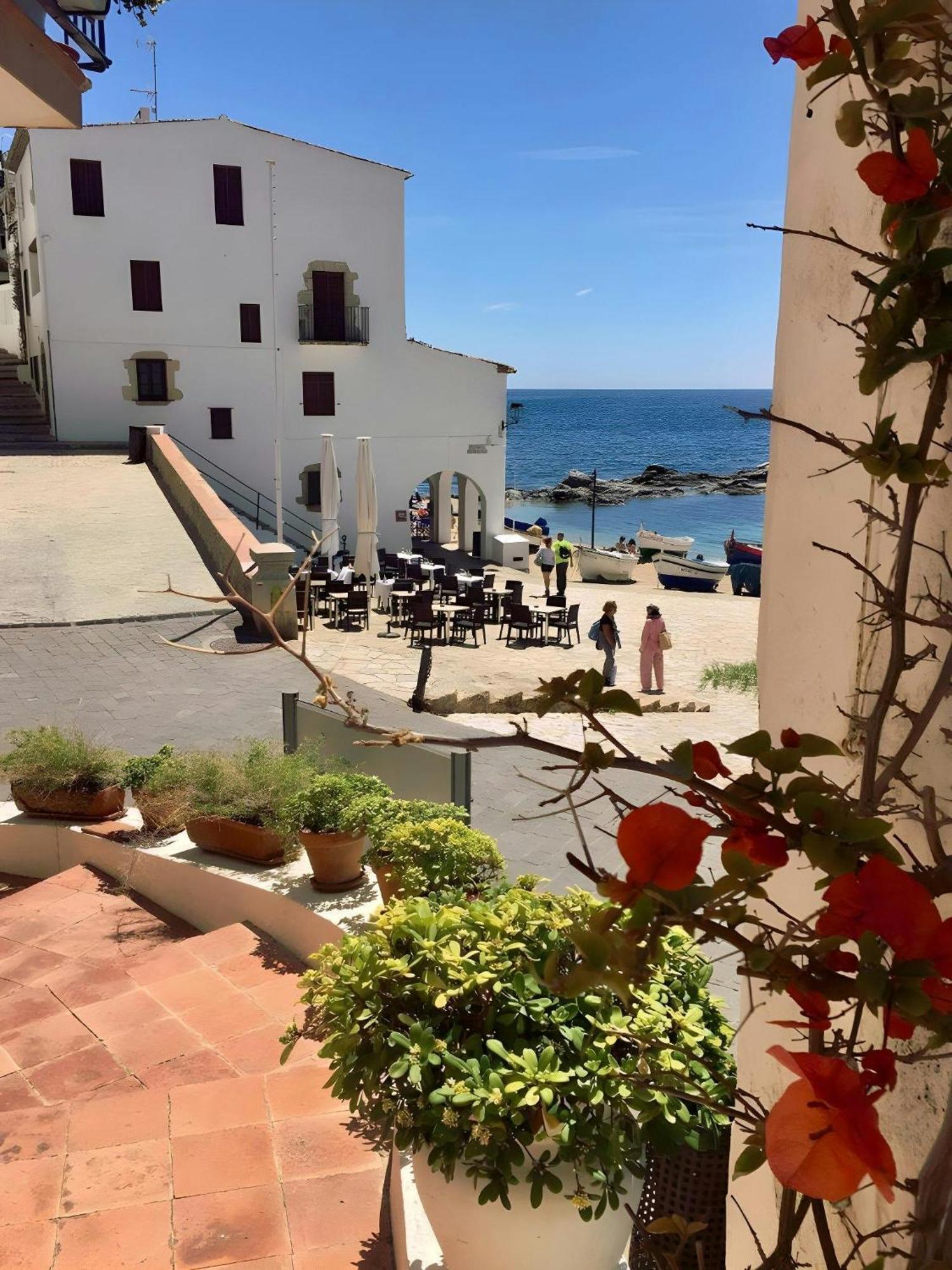 Calella Port Bo - Sea Sand Sun กาเลญา เด ปาลาฟรูเจล ภายนอก รูปภาพ